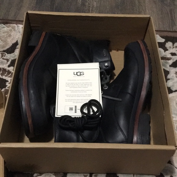 🛍HP🛍. Men’s Ugg Boots. - Picture 15 of 15